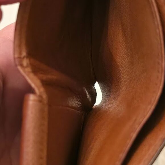 Authentic Louis Vuitton Men's Wallet - Picture 12 of 15